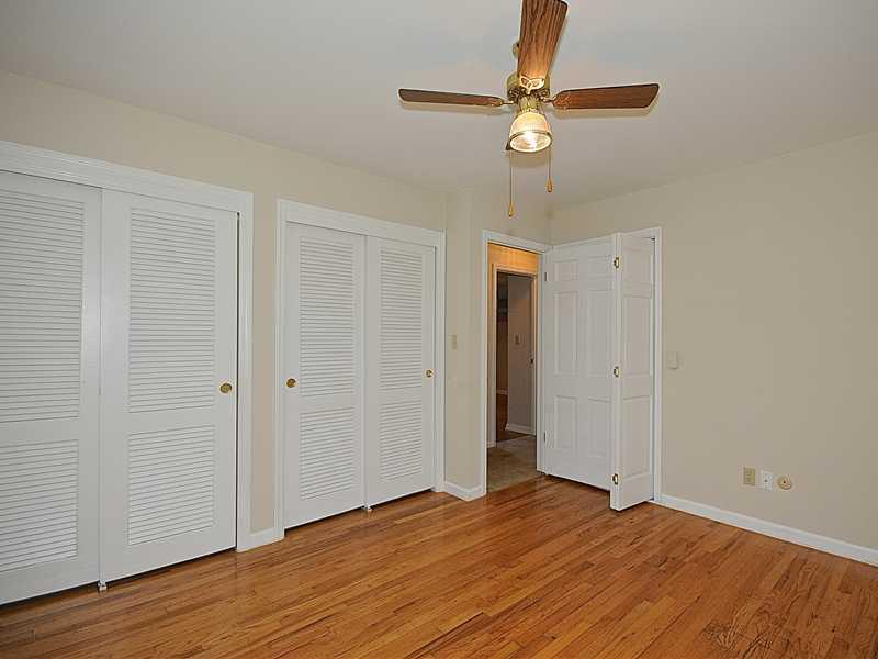 915 Lansdowne Road Indianapolis, IN 46234 - Photo 14 of 21 Gallery Image 14