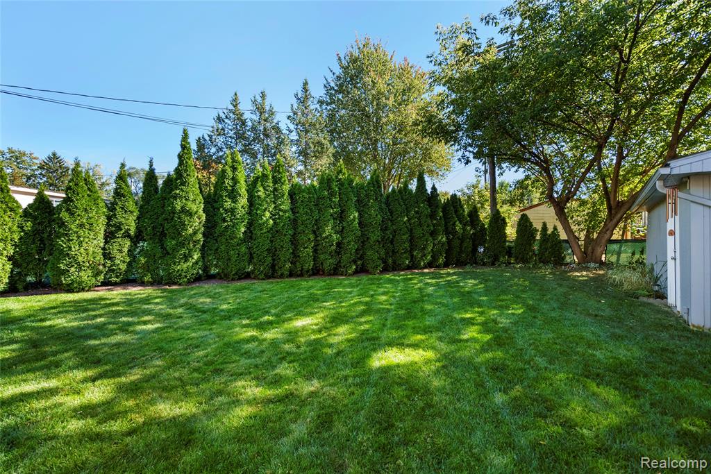 1479 North Pine Street Rochester Hills, MI 48307 - Photo 21 of 25