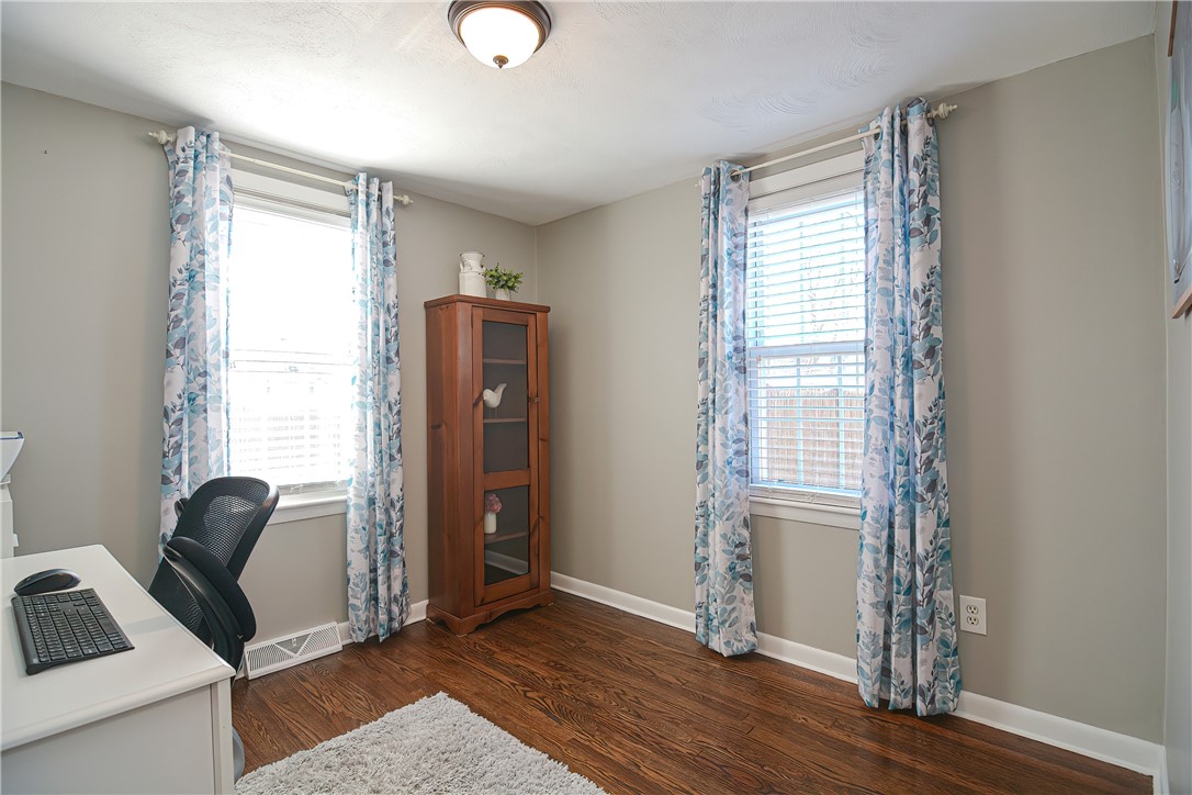 24 Largo Road Warwick, RI 02886 - Photo 20 of 31 Gallery Image 20