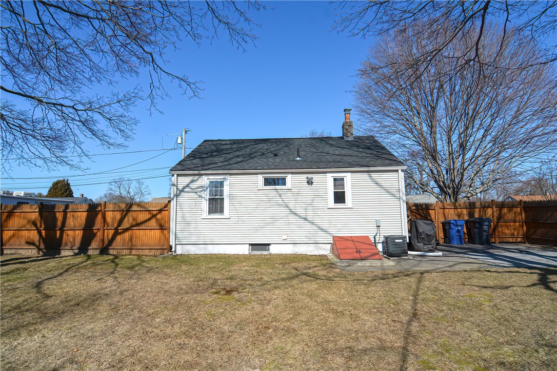 24 Largo Road Warwick, RI 02886 - Photo 30 of 31 Gallery Image 30
