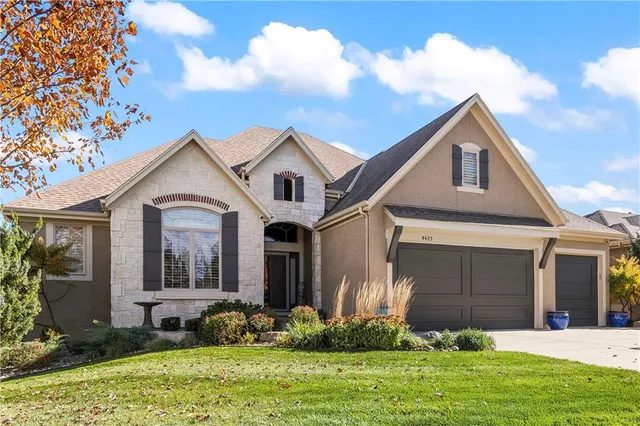$729,000 | 9425 Pinnacle Street, Lenexa, KS 66220