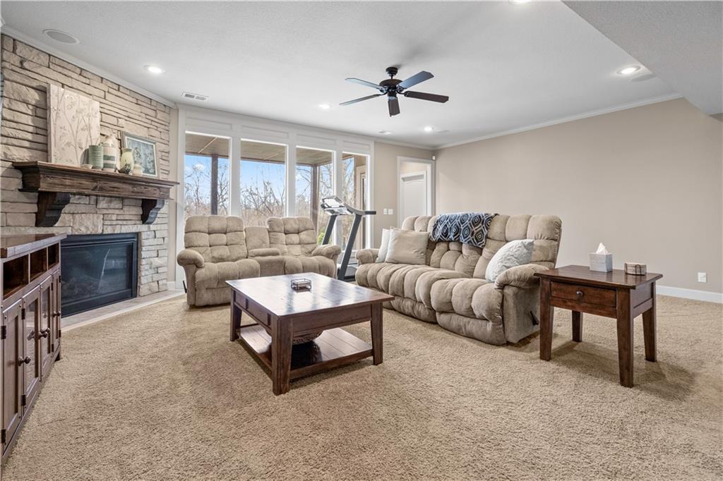 9425 Pinnacle Street Lenexa, KS 66220 - Photo 11 of 16