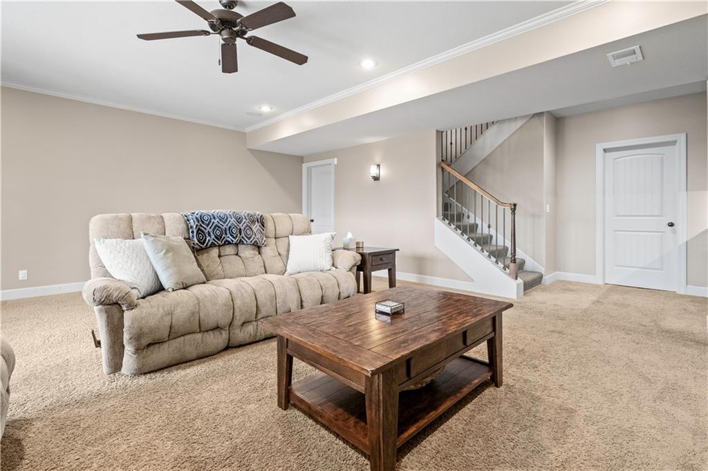 9425 Pinnacle Street Lenexa, KS 66220 - Photo 12 of 16