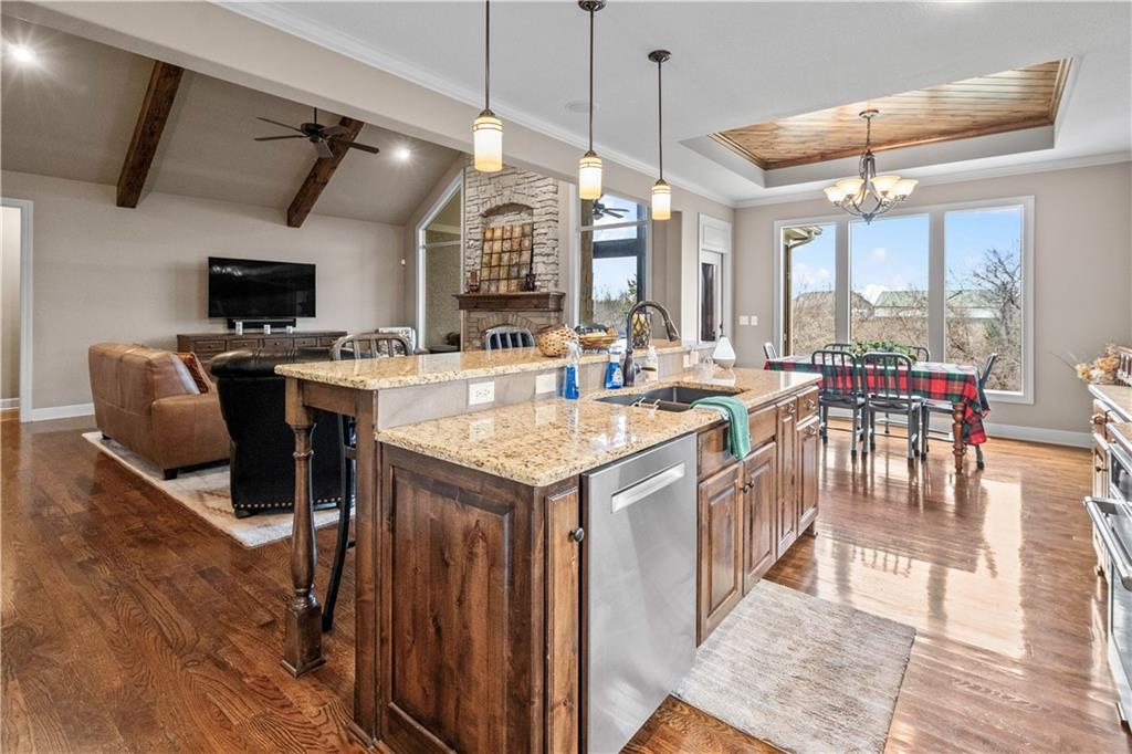 9425 Pinnacle Street Lenexa, KS 66220 - Photo 6 of 16