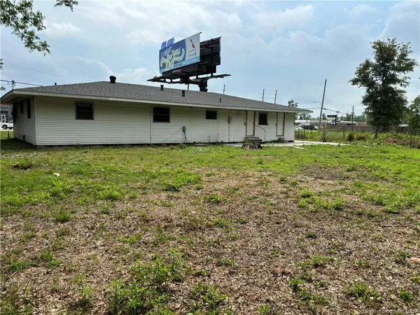 $500,000 | 3710 Nelson Road, Lake Charles, LA 70605