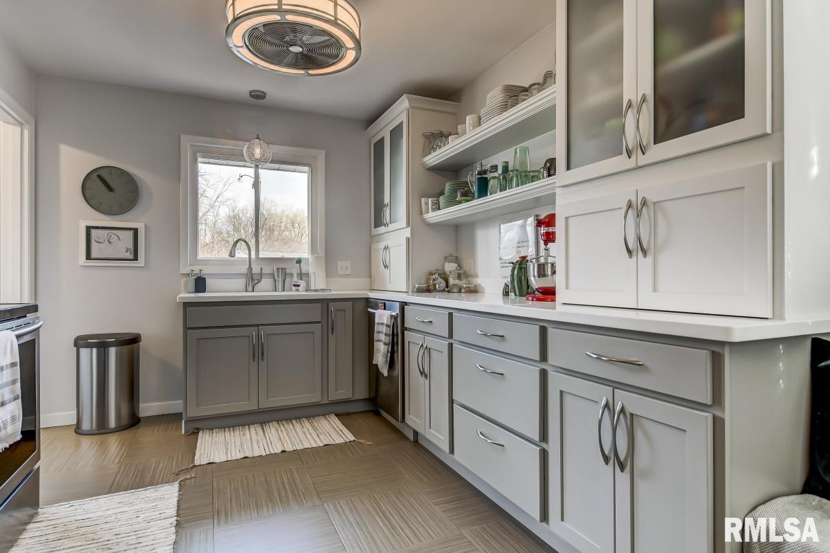 2701 Queensway Road Springfield, IL 62703 - Photo 5 of 8