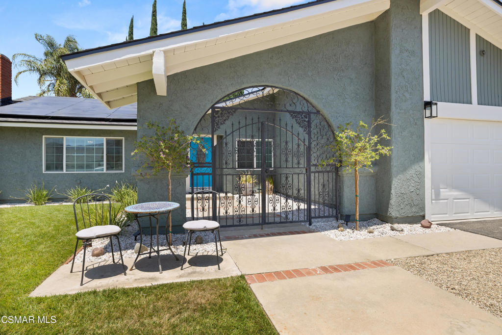 5951 Serena Street Simi Valley, CA 93063 - Photo 3 of 28