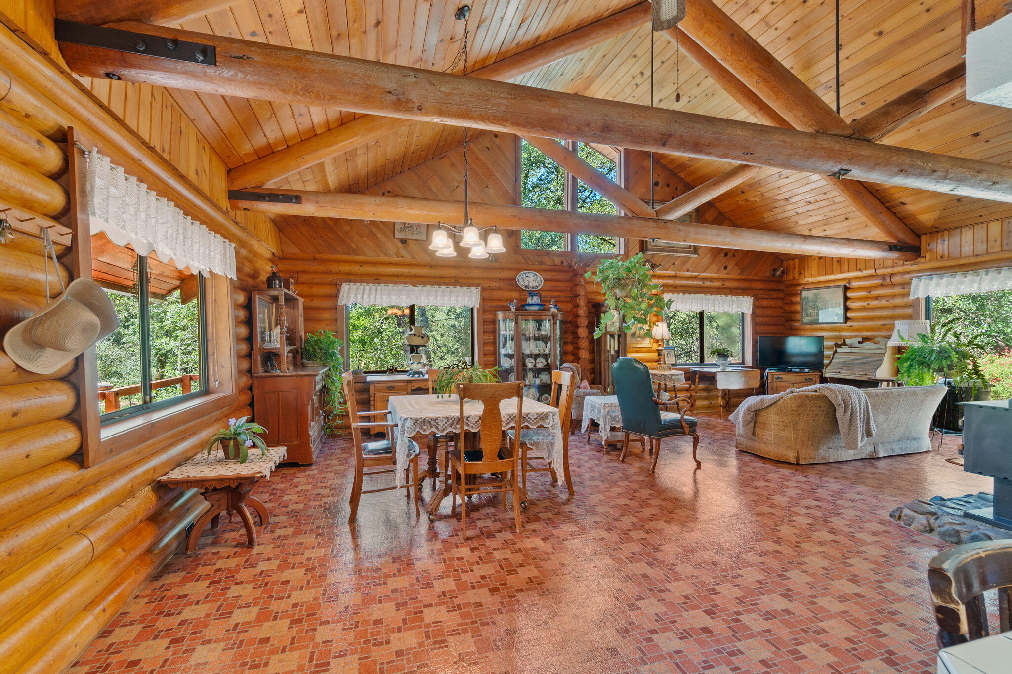 9728 Deschutes Road Palo Cedro, CA 96073 - Photo 12 of 69 Dining Area