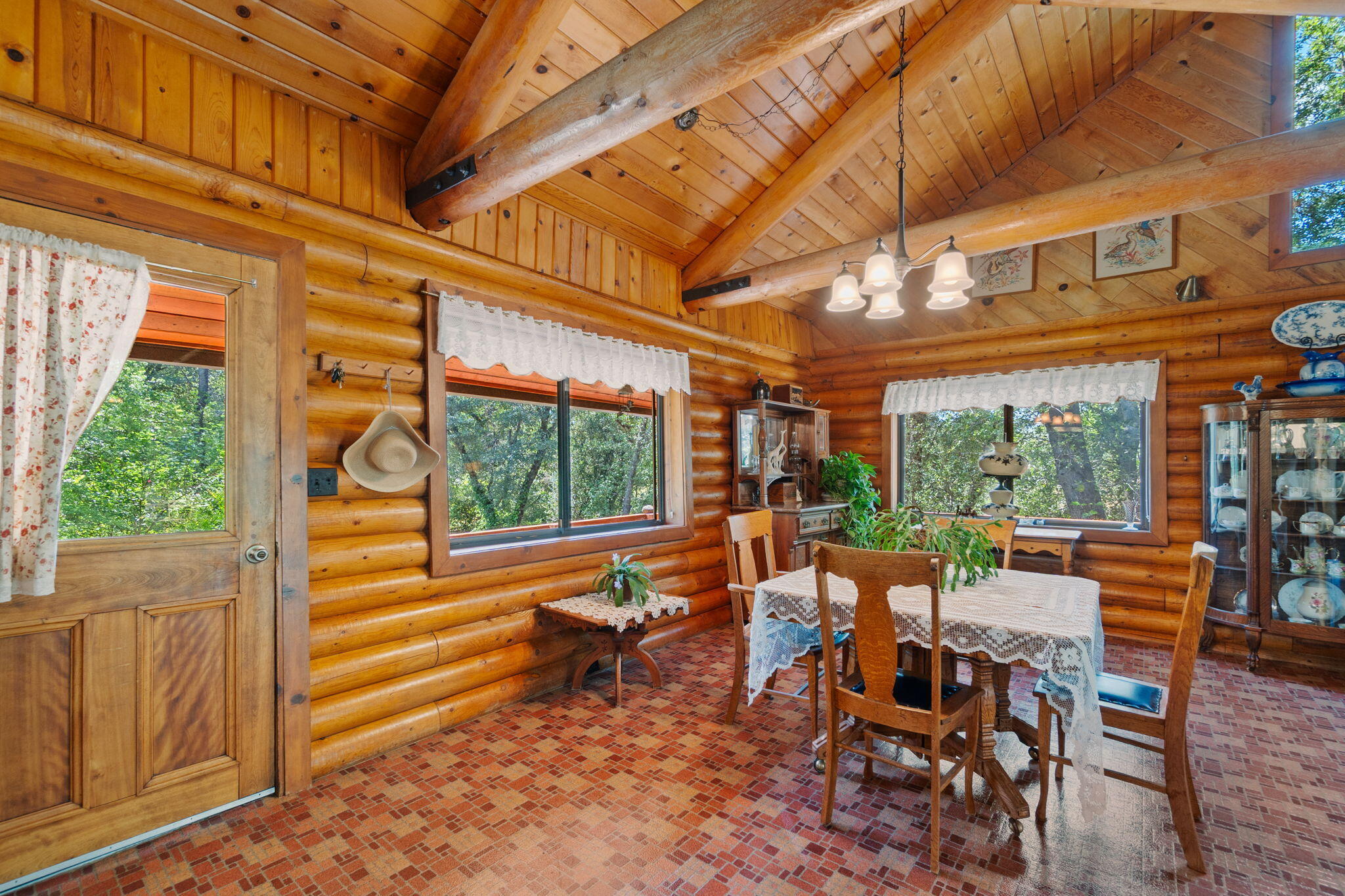 9728 Deschutes Road Palo Cedro, CA 96073 - Photo 13 of 69 Dining Area