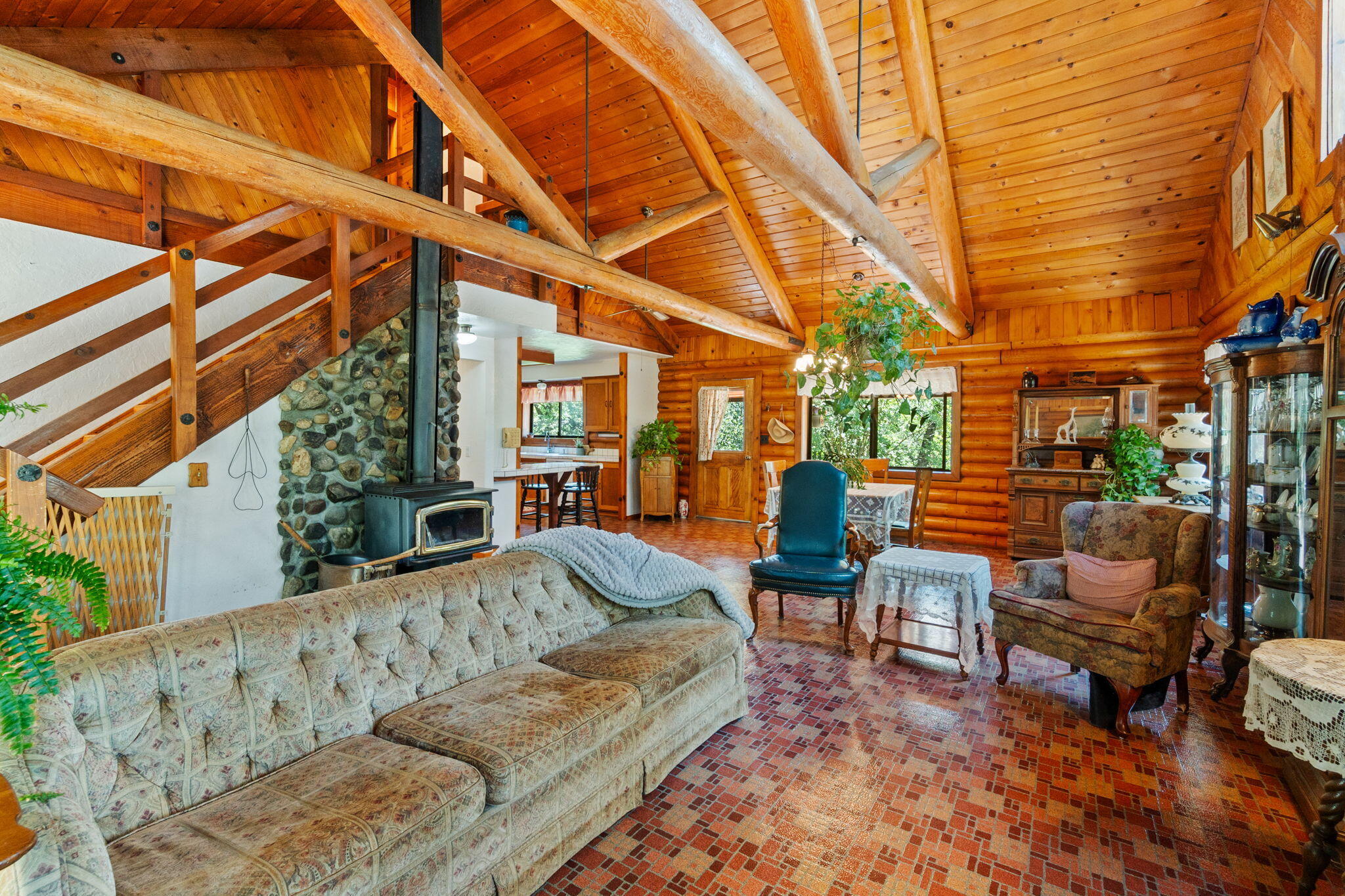 9728 Deschutes Road Palo Cedro, CA 96073 - Photo 6 of 69 Living Room