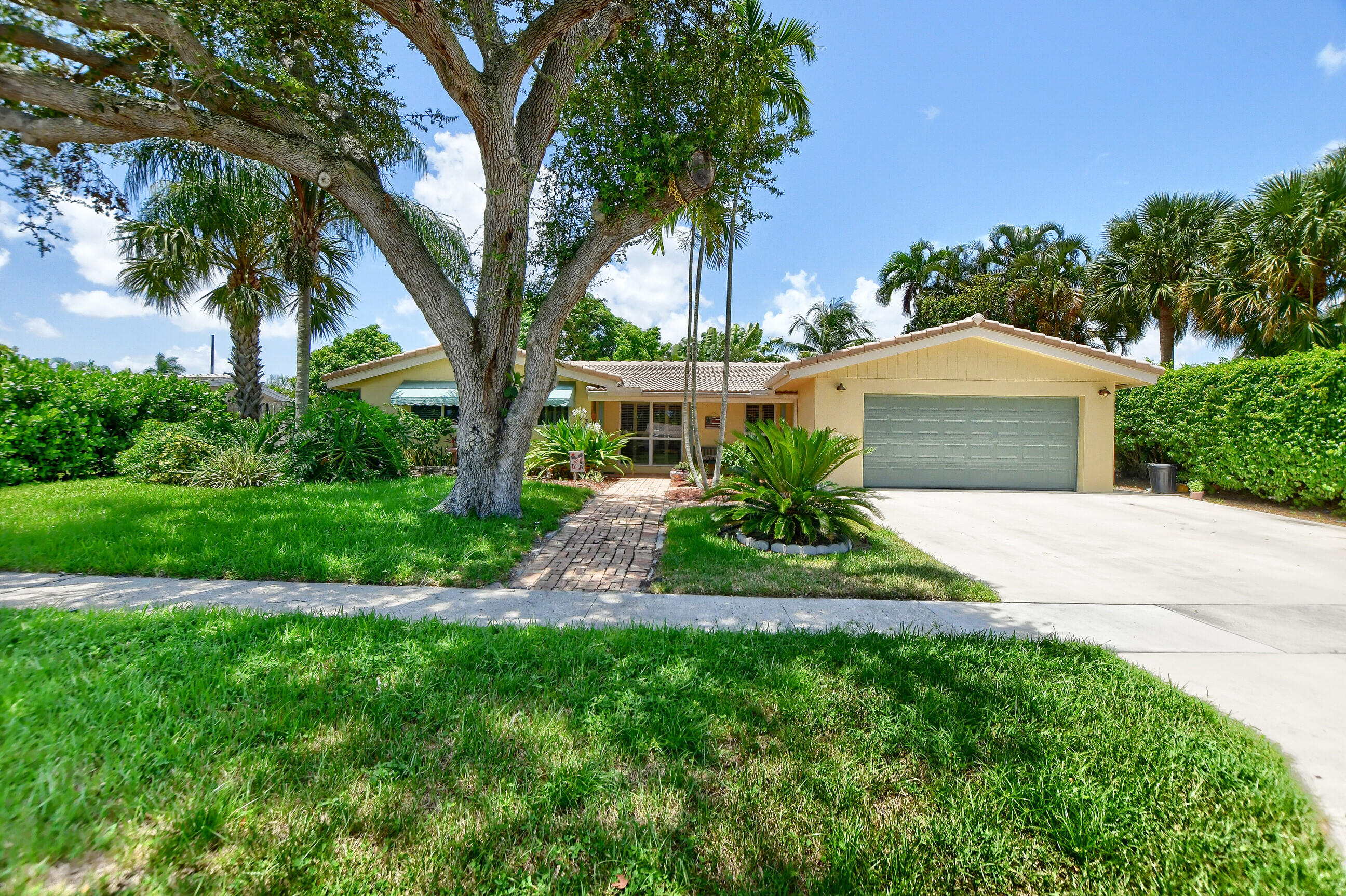 353 Southwest 7th Terrace Boca Raton, FL 33486 - Photo 1 of 22 01_ebf_0620-hdr(5)