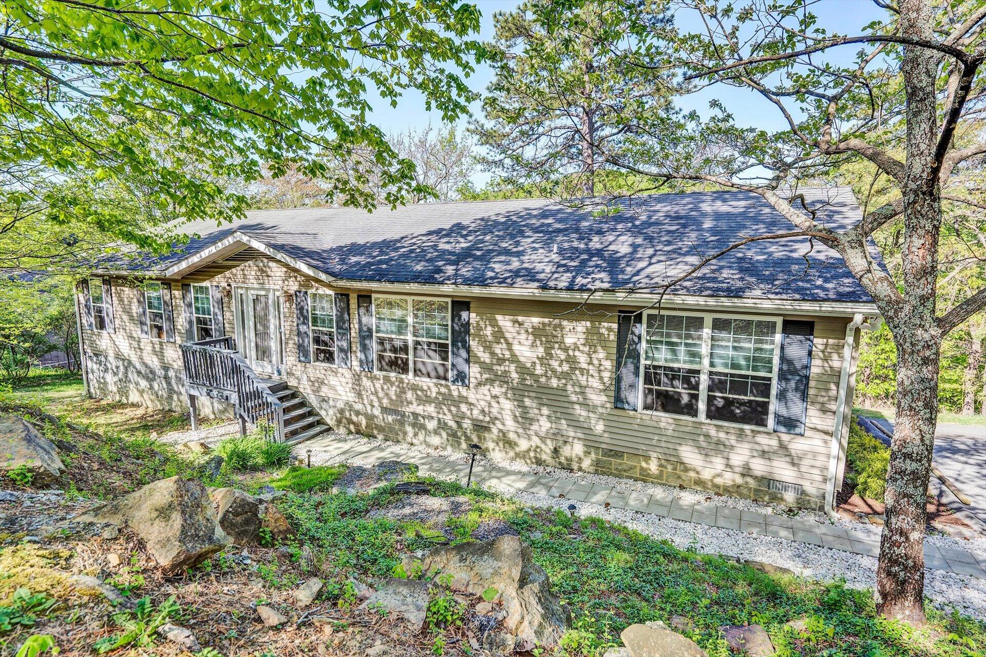 91 Hilltop Road Roanoke, VA 24014 - Photo 1 of 29 01-DSC3588