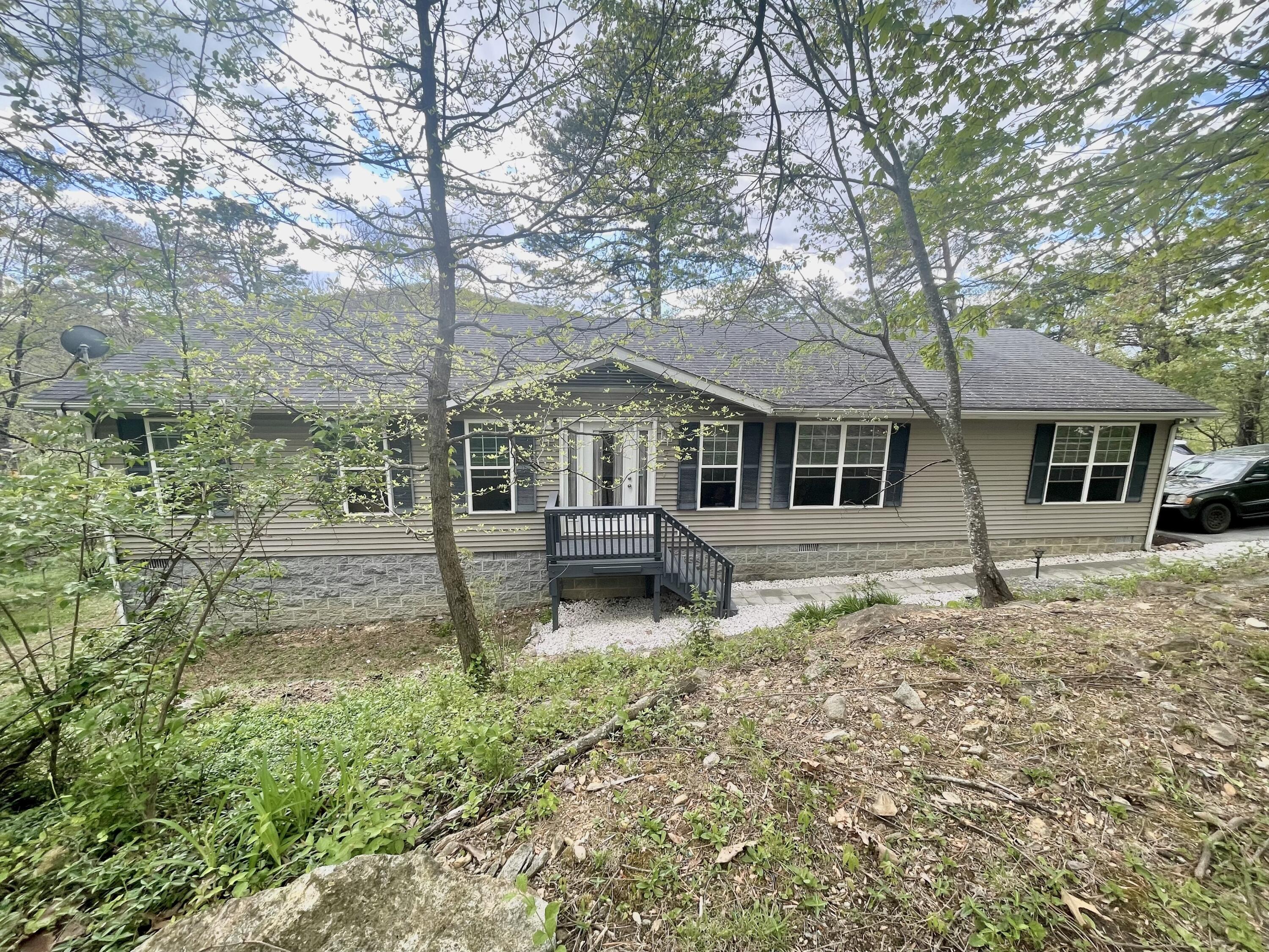 91 Hilltop Road Roanoke, VA 24014 - Photo 27 of 29 IMG_6205