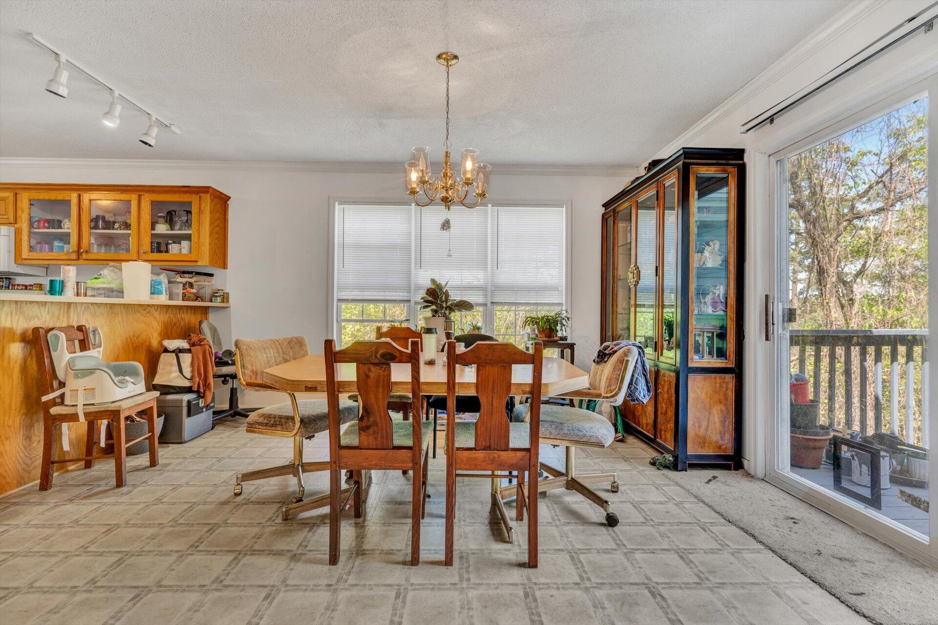 91 Hilltop Road Roanoke, VA 24014 - Photo 7 of 29 06-DSC3633