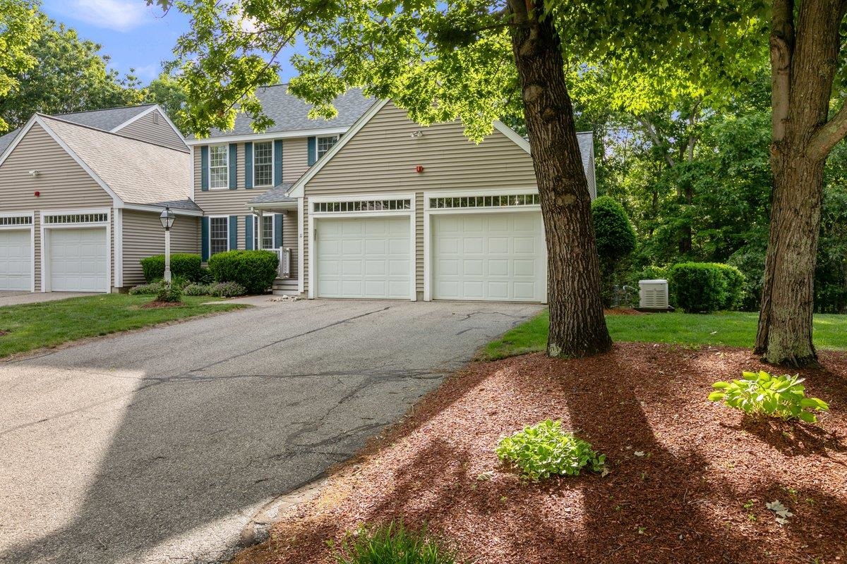 11 Pentucket Court, Unit 11 Atkinson, NH 03811 - Photo 3 of 46