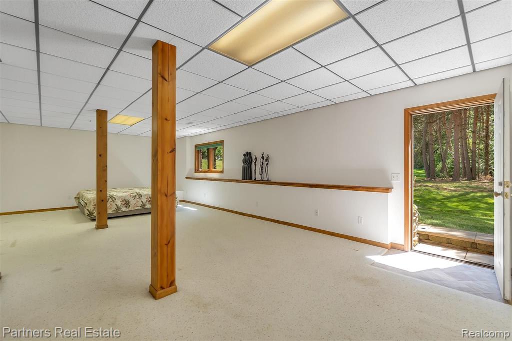 10890 Blaine Road Brighton, MI 48114 - Photo 36 of 61 Gallery Image 36