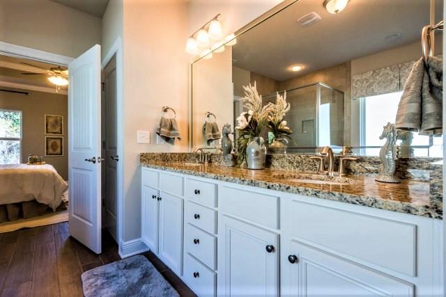 424 Chickadee Street Crestview, FL 32539 - Photo 13 of 37 Emma master bathroom 2