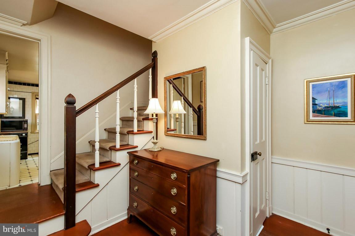 203 Prince George Street Annapolis, MD 21401 - Photo 10 of 30 Foyer