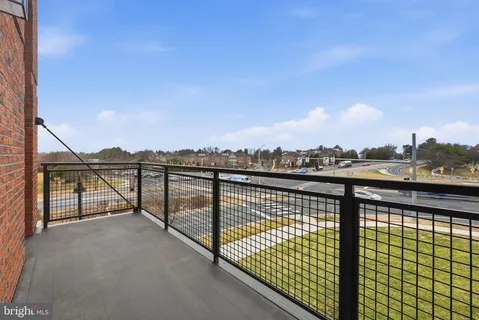 $645,000 | 502 Diamondback Drive, Unit 204, Gaithersburg, MD 20878