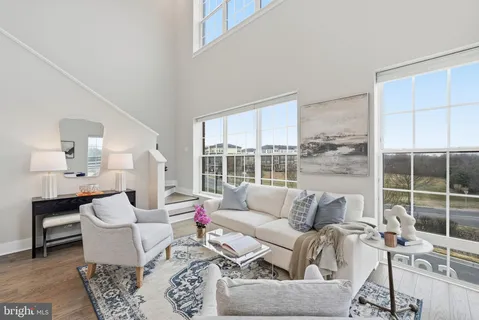 $645,000 | 502 Diamondback Drive, Unit 204, Gaithersburg, MD 20878