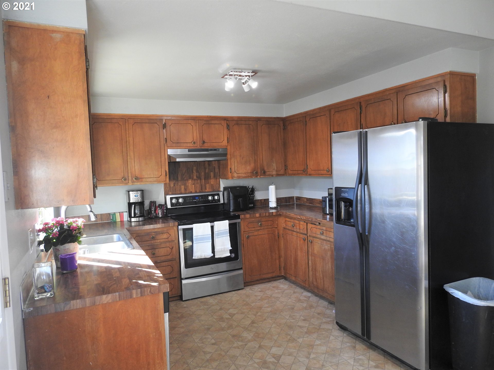 1165 Willagillespie Road Eugene, OR 97401 - Photo 11 of 28 Gallery Image 11
