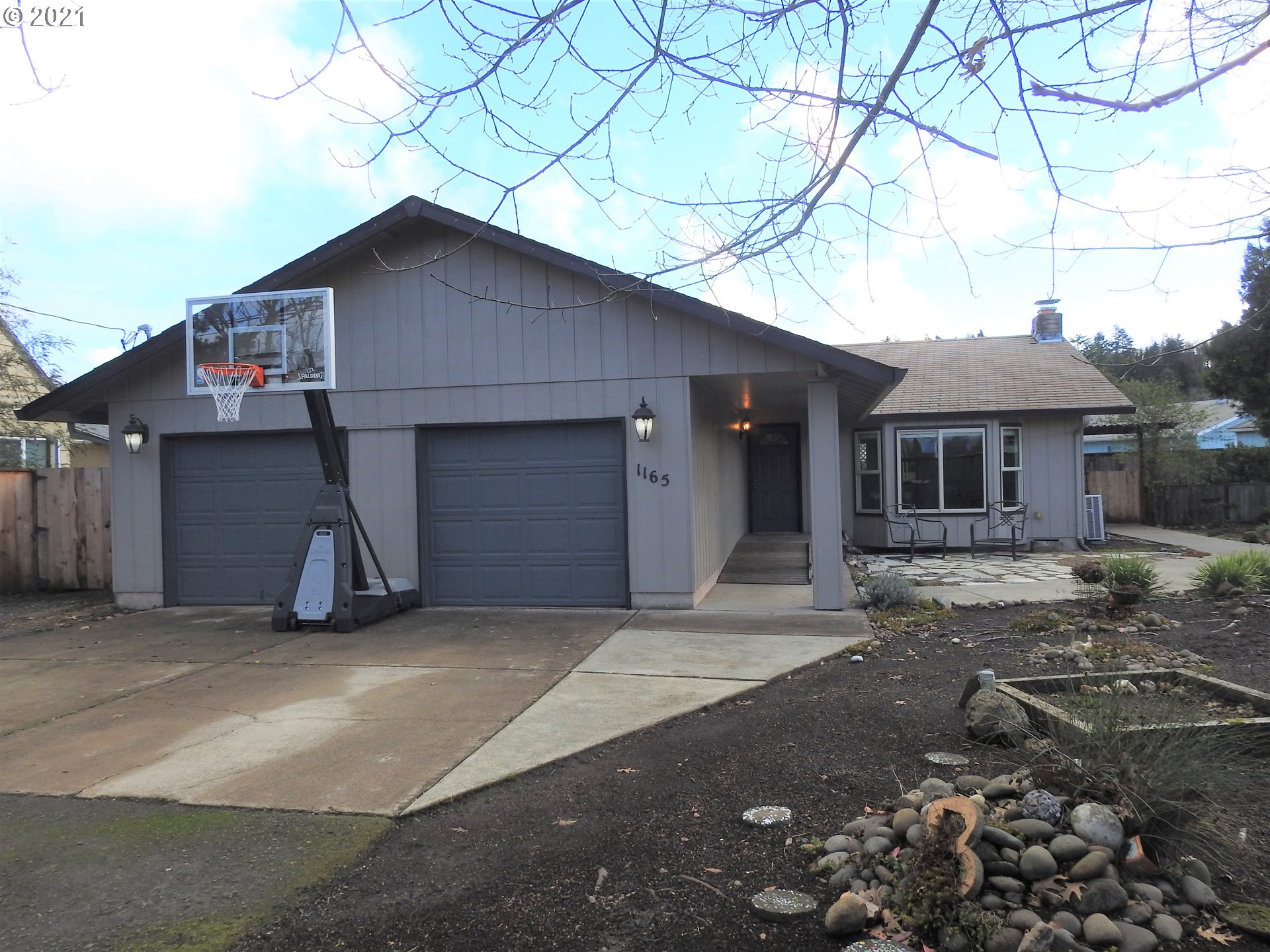 1165 Willagillespie Road Eugene, OR 97401 - Photo 3 of 28 Gallery Image 3