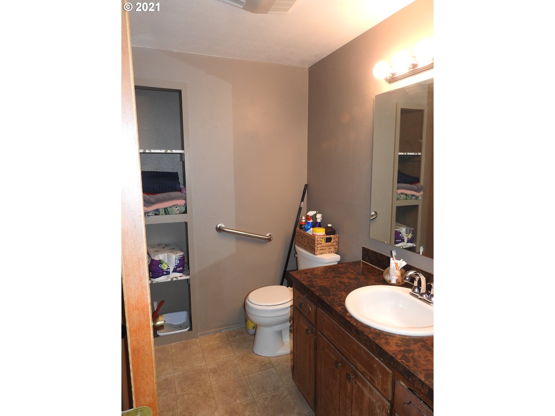 1165 Willagillespie Road Eugene, OR 97401 - Photo 24 of 28 Gallery Image 24