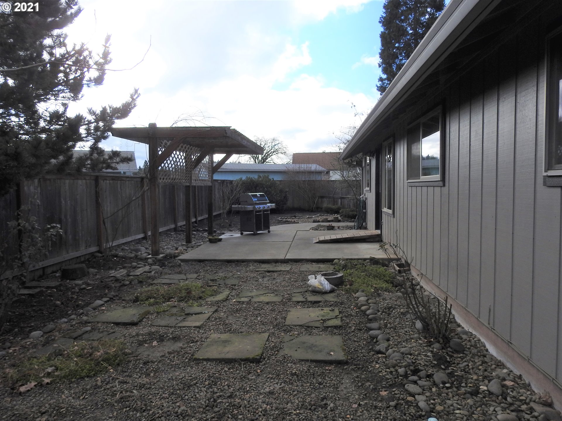 1165 Willagillespie Road Eugene, OR 97401 - Photo 25 of 28 Gallery Image 25