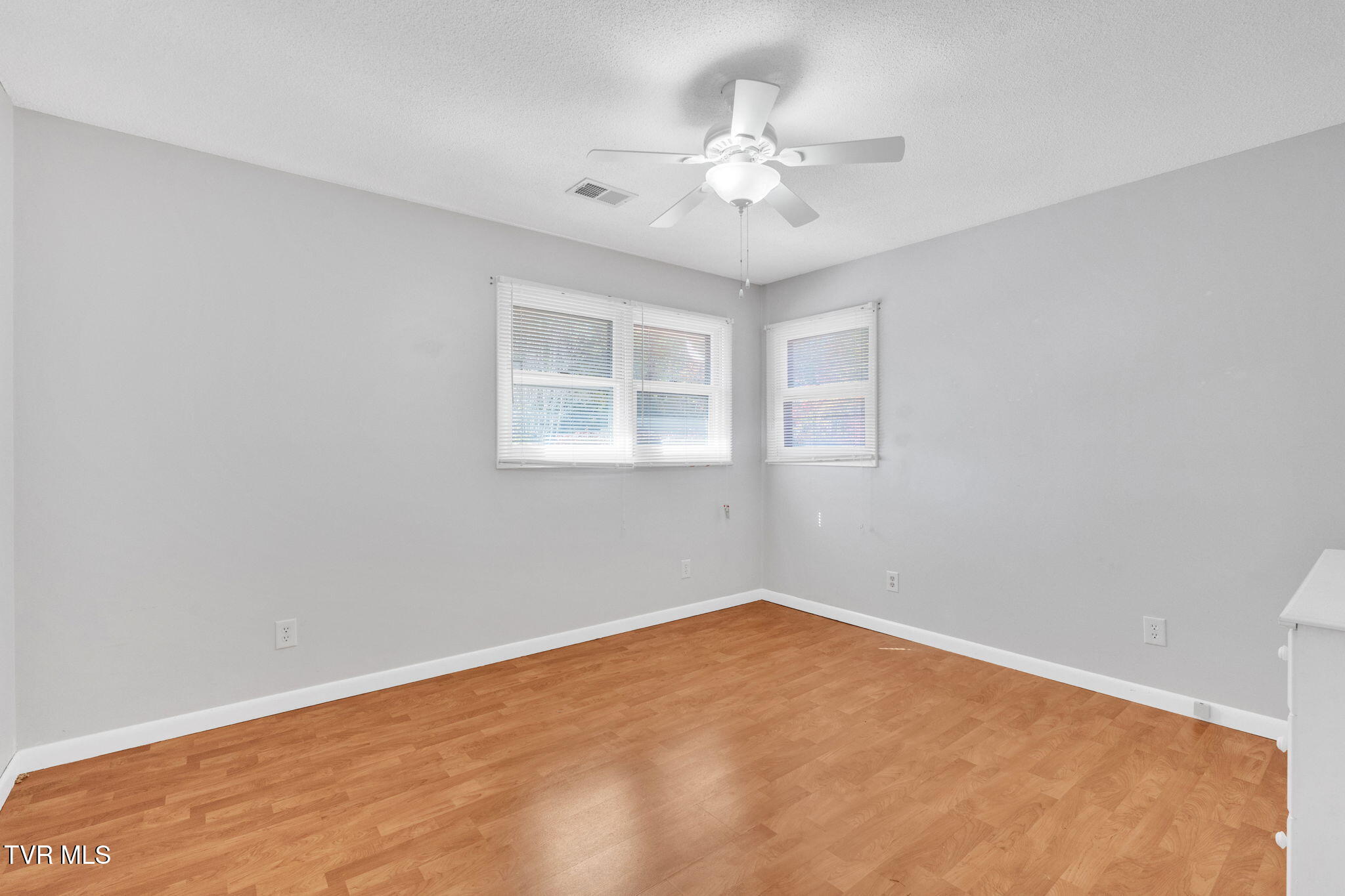 126 Milligan View Road Johnson City, TN 37601 - Photo 15 of 44 7-web-or-mls-JH 20251101-112