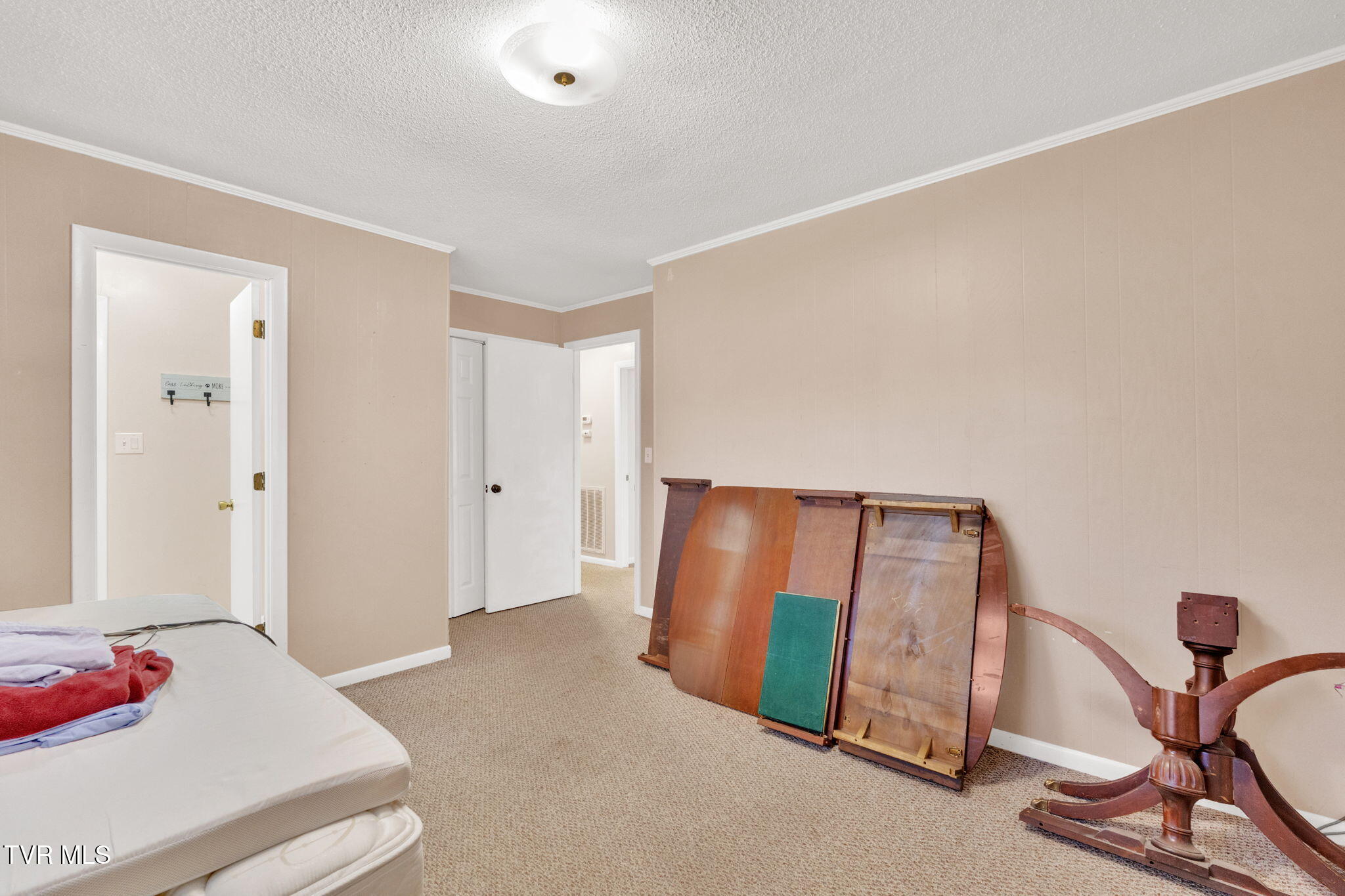 126 Milligan View Road Johnson City, TN 37601 - Photo 17 of 44 35-web-or-mls-JH 20251101-103