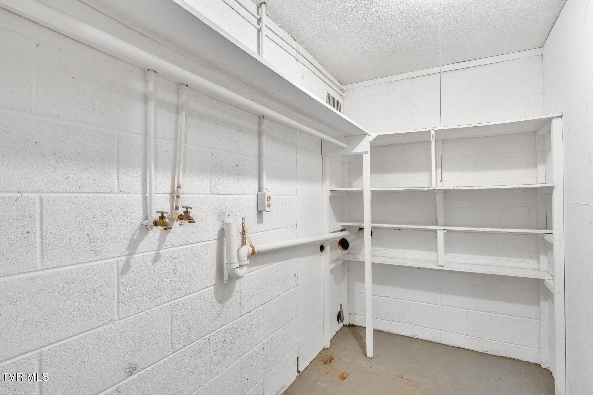 126 Milligan View Road Johnson City, TN 37601 - Photo 31 of 44 38-web-or-mls-JH 20251101-139