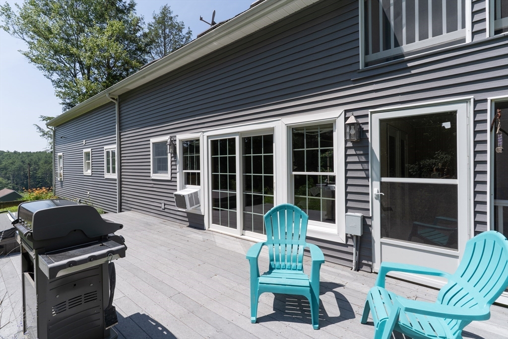 501 Wine Road New Braintree, MA 01531 - Photo 38 of 41