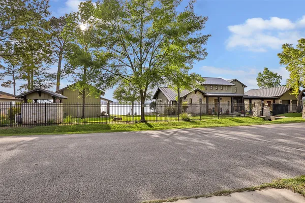 $369,000 | 21410 Fox Pup Drive, Houston, TX 77532