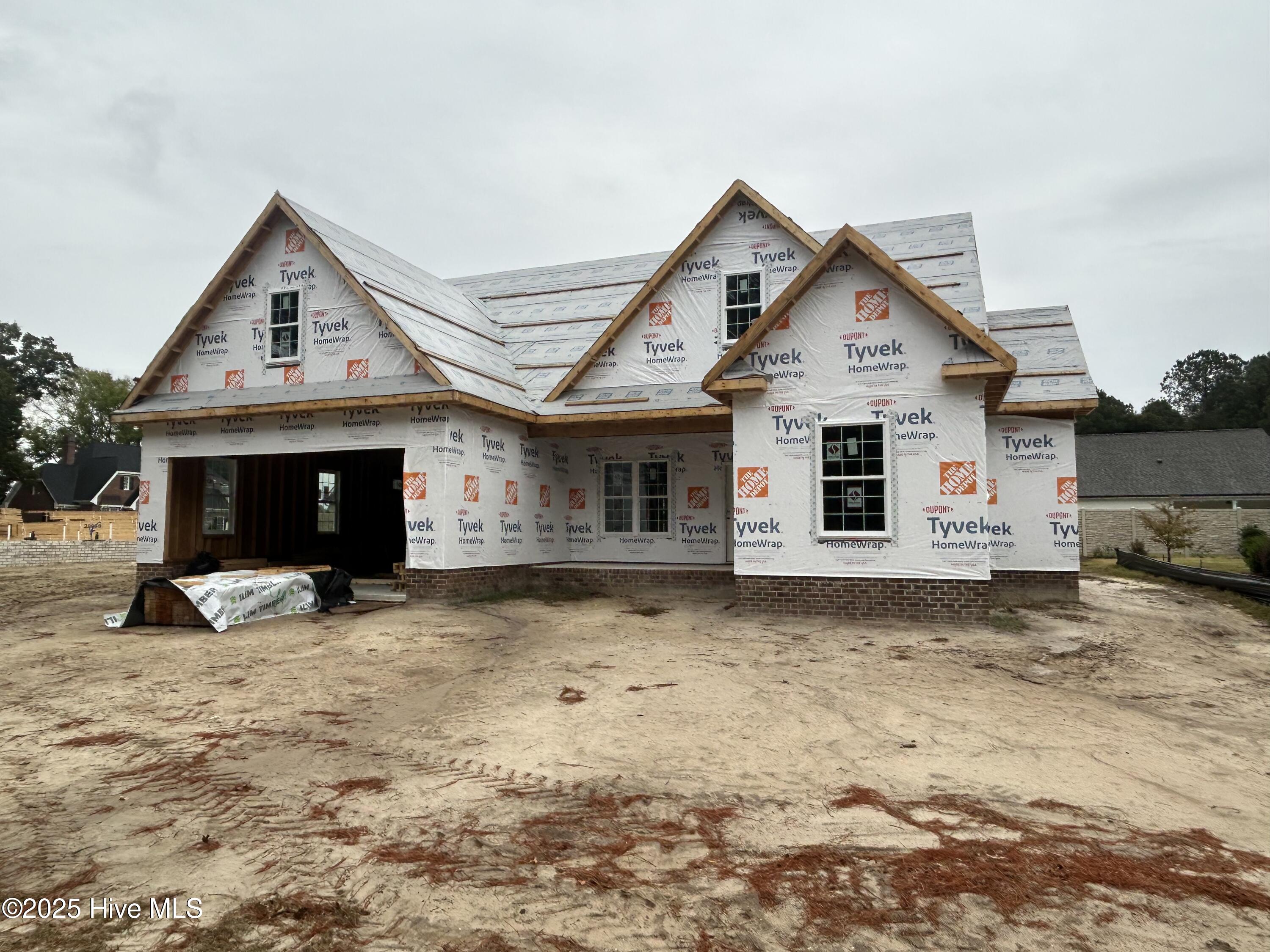 116 Village Circle Clinton, NC 28328 - Photo 2 of 15 IMG_1896