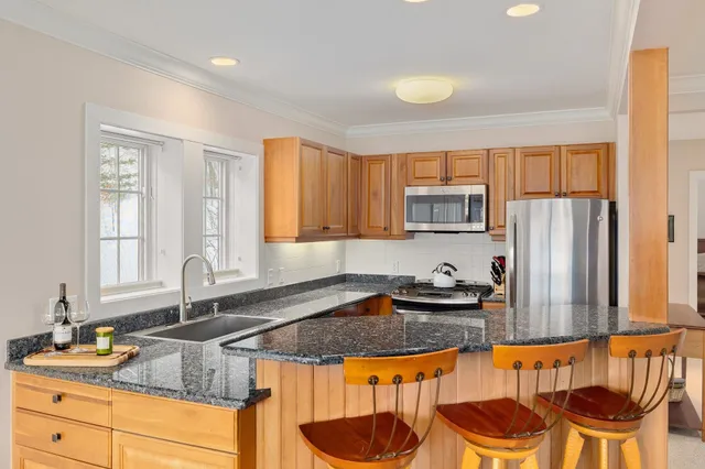 $1,450,000 | 646 Topnotch Drive, Unit B, Stowe, VT 05672