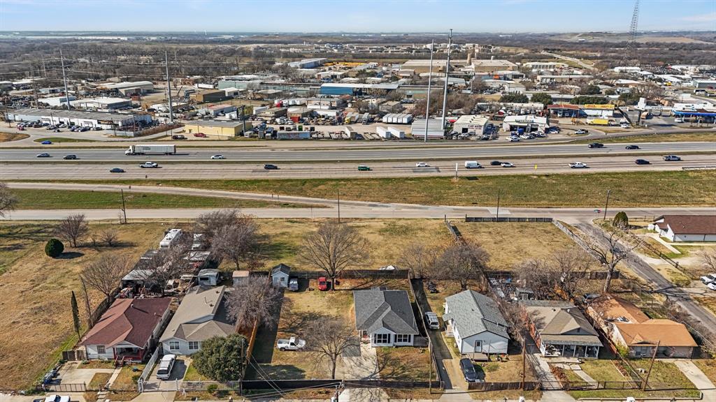 2706 Jeff Court Dallas, TX 75212 - Photo 12 of 14 Aerial view of property and surrounding area with nearby suburban area and a major roadway