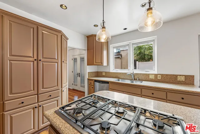 $1,750,000 | 931 South Ogden Drive, Los Angeles, CA 90036