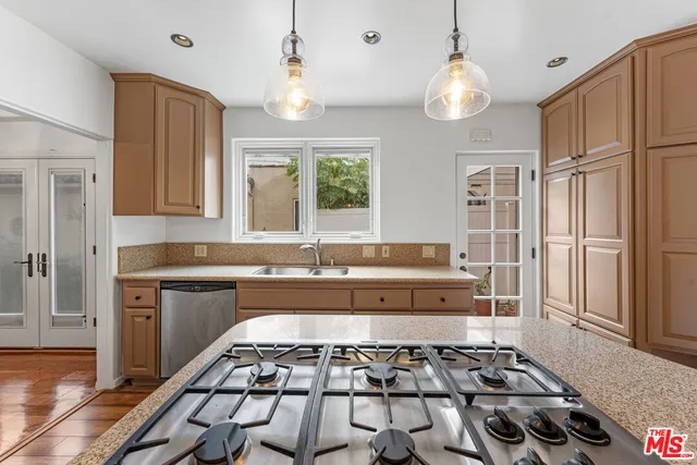 $1,750,000 | 931 South Ogden Drive, Los Angeles, CA 90036