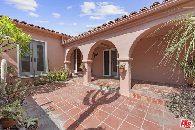 $1,750,000 | 931 South Ogden Drive, Los Angeles, CA 90036