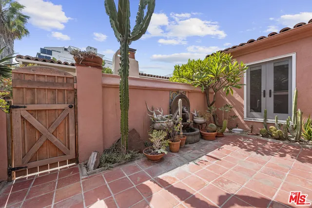 $1,750,000 | 931 South Ogden Drive, Los Angeles, CA 90036