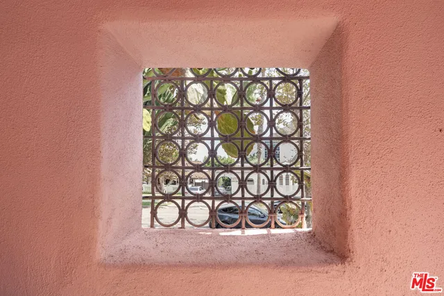 $1,750,000 | 931 South Ogden Drive, Los Angeles, CA 90036