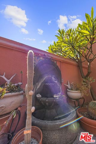 $1,690,000 | 931 South Ogden Drive, Los Angeles, CA 90036