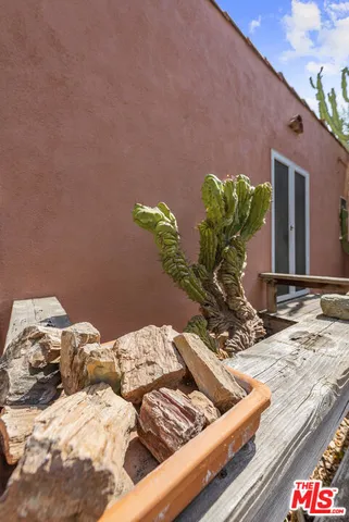 $1,750,000 | 931 South Ogden Drive, Los Angeles, CA 90036