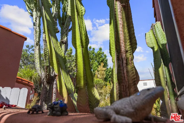 $1,750,000 | 931 South Ogden Drive, Los Angeles, CA 90036