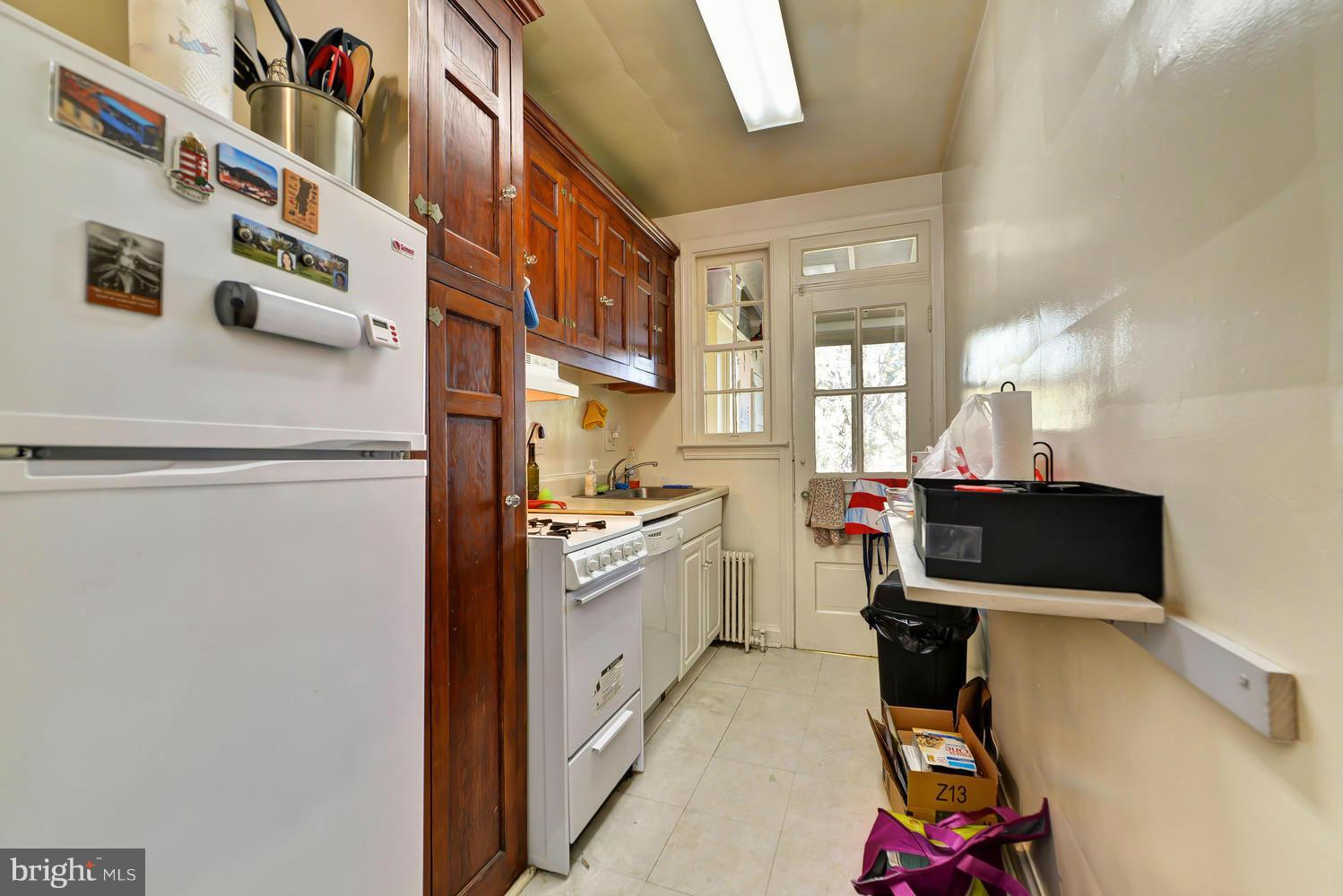 3925 W Street Northwest Washington, DC 20007 - Photo 11 of 26 Kitchen