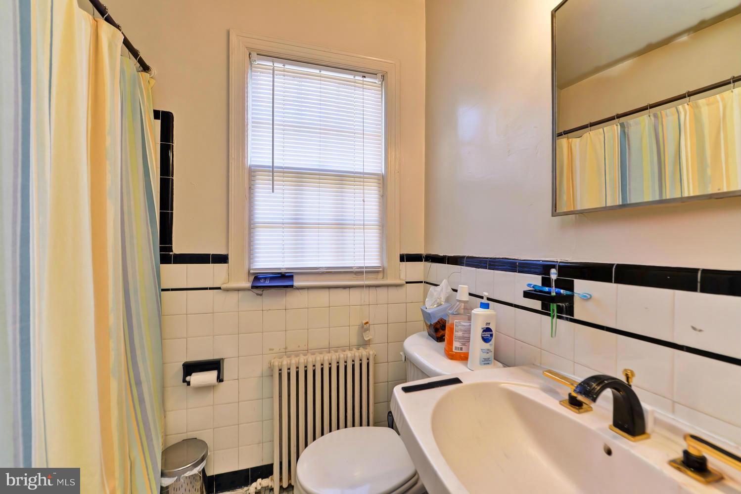 3925 W Street Northwest Washington, DC 20007 - Photo 13 of 26 Bath