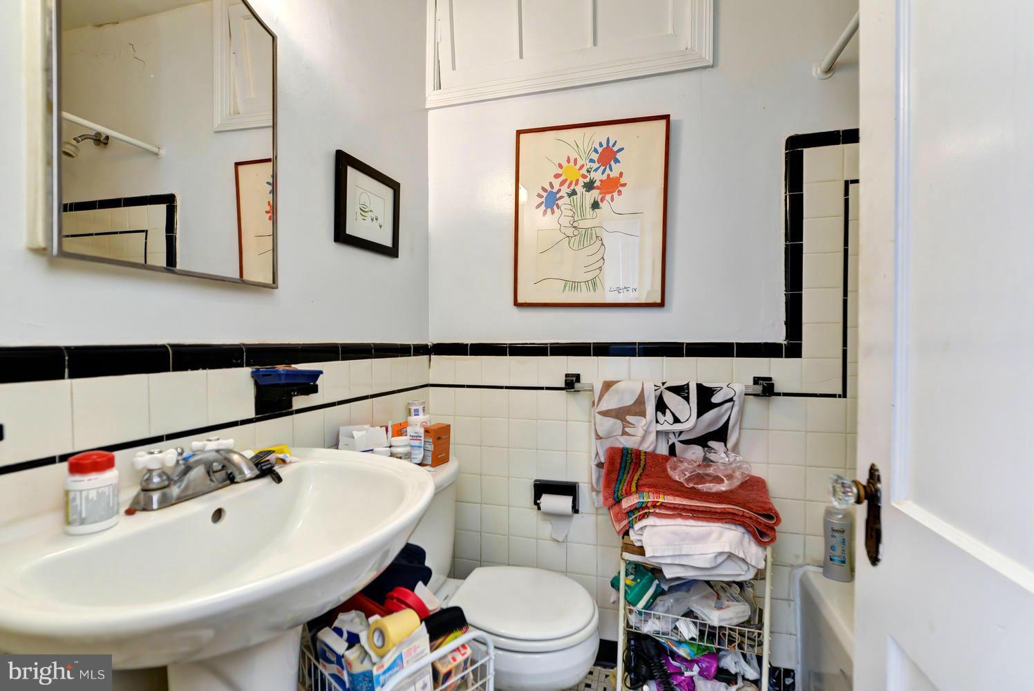 3925 W Street Northwest Washington, DC 20007 - Photo 21 of 26 Bath