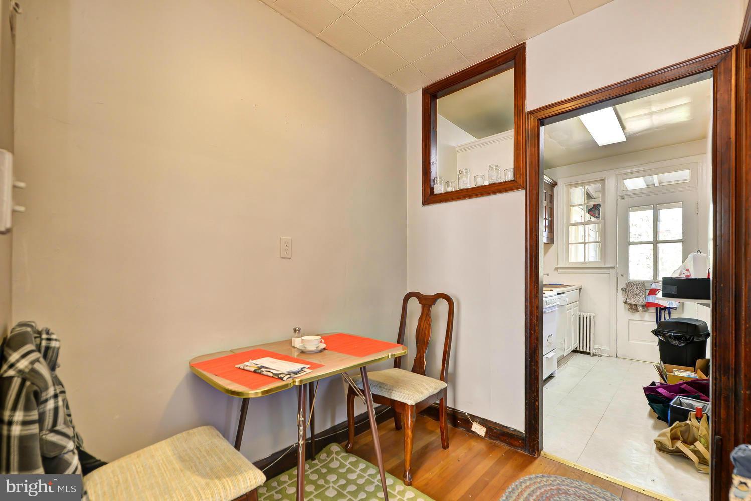 3925 W Street Northwest Washington, DC 20007 - Photo 9 of 26 Interior (General)