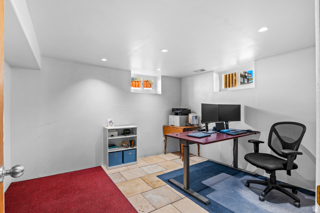 480 North 150 E Street Springville, UT 84663 - Photo 27 of 36 Spacious room featuring light-colored walls, recessed ceiling lighting, and two transom windows