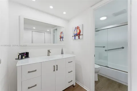 $849,000 | 575 Crandon Boulevard, Unit 707, Key Biscayne, FL 33149